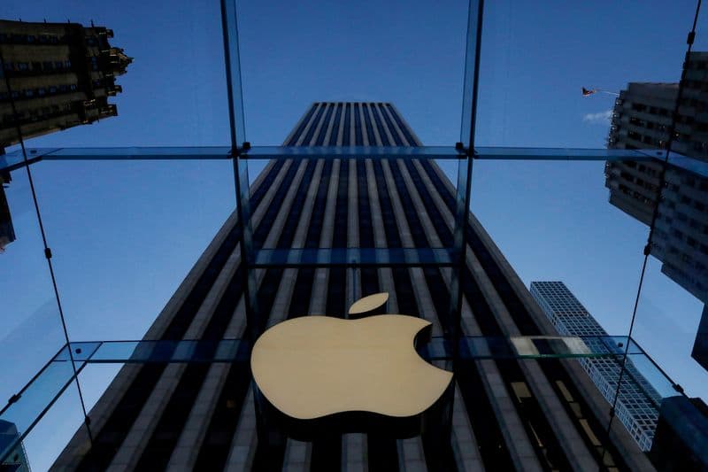 Apple hires ex-Google executive to head AI marketing amid push to improve Siri