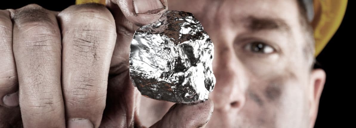 Why First Majestic Silver (TSX:AG) Is Up 27.4% After Earnings Beat, Dividend Hike And Expansion Update