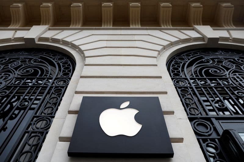 UBS raises Apple price target ahead of earnings on iPhone share gains