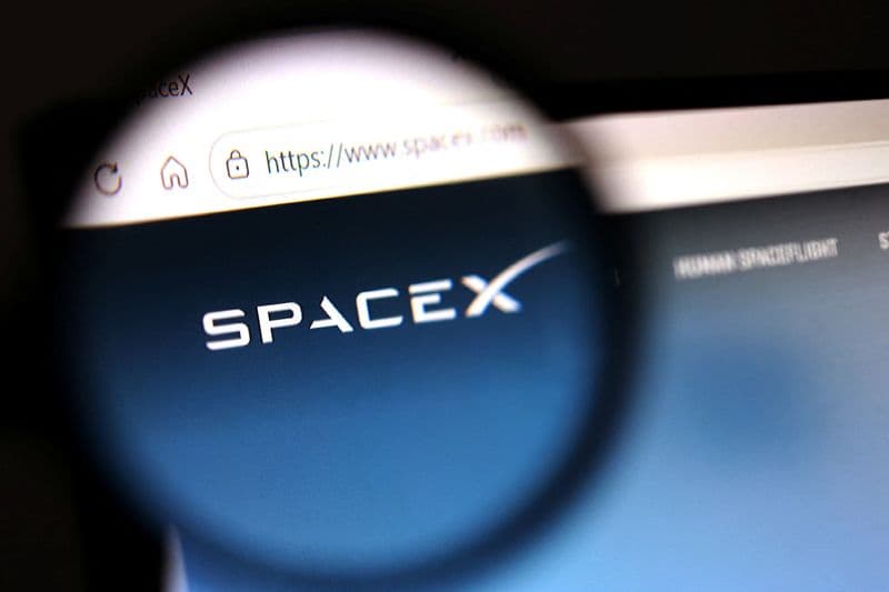 SpaceX signs cloud deal with Google