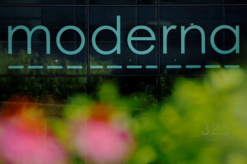 Moderna's mRNA flu vaccine backed by FDA advisers