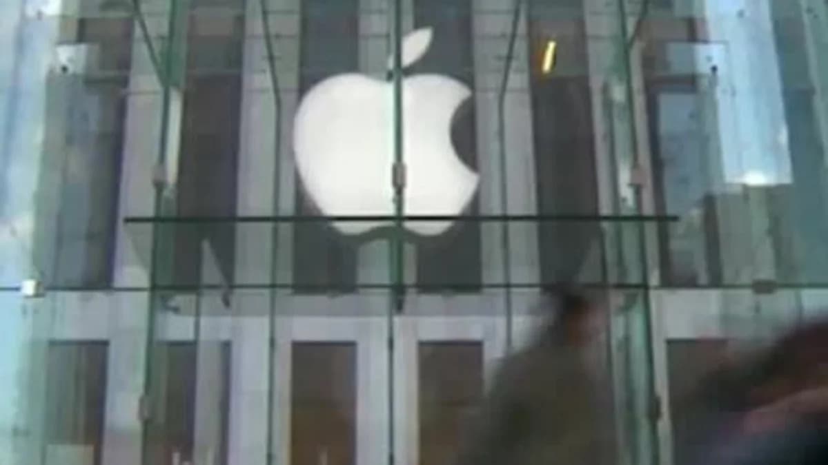 Apple CEO Tim Cook explains why he's stepping down